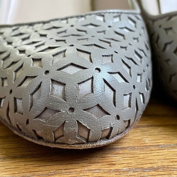 LK Bennett Grey Pumps with Pierced Floral Motif, EU 40 - Picture 15 of 16